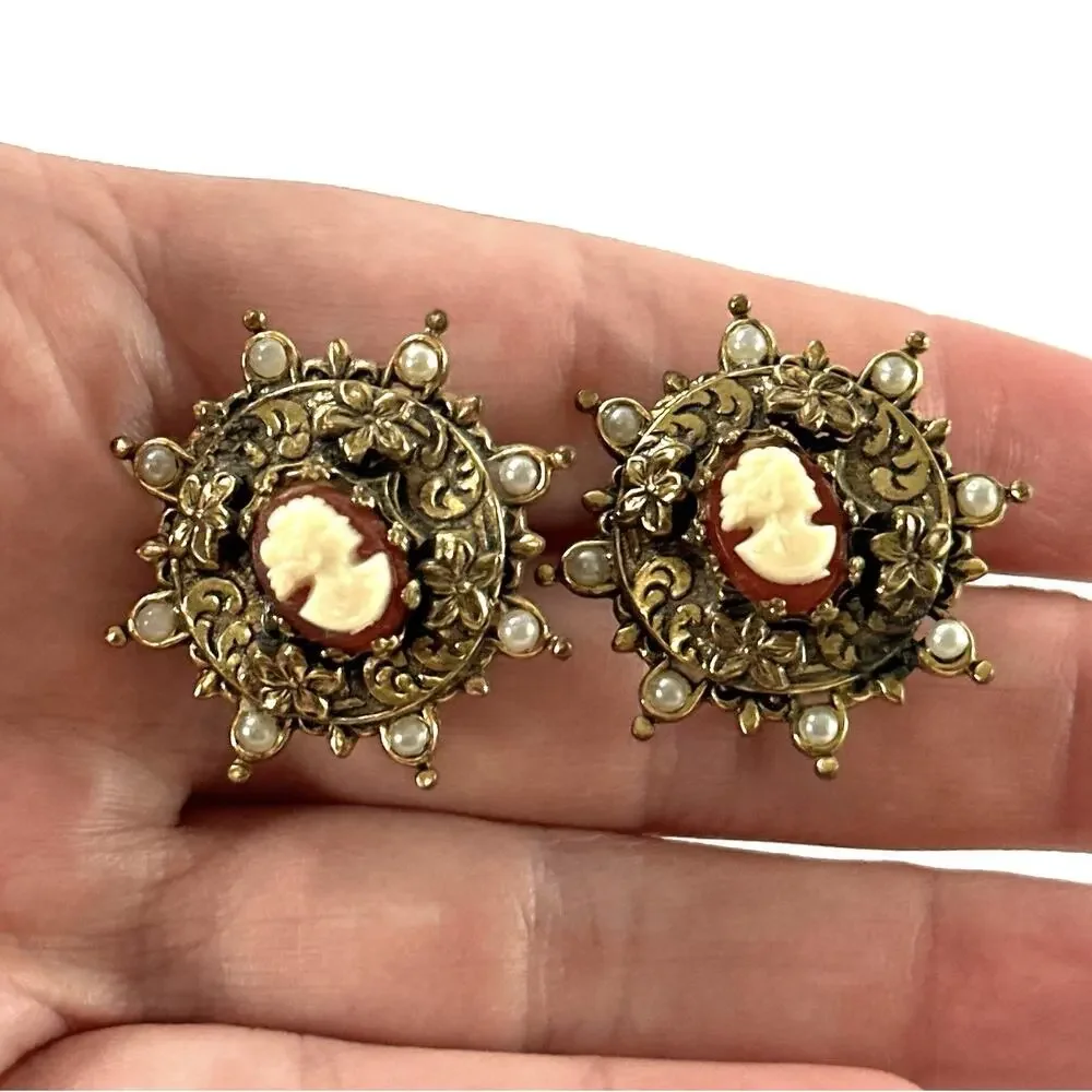 Cameo Faux Pearl Screw Back Earrings Gold Tone Filigree Victorian Revival - Picture 5 of 5